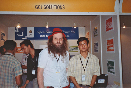 Linux Kernel maintainer Alan Cox and Ashtosh Narayan at FOSS.IN in 2005