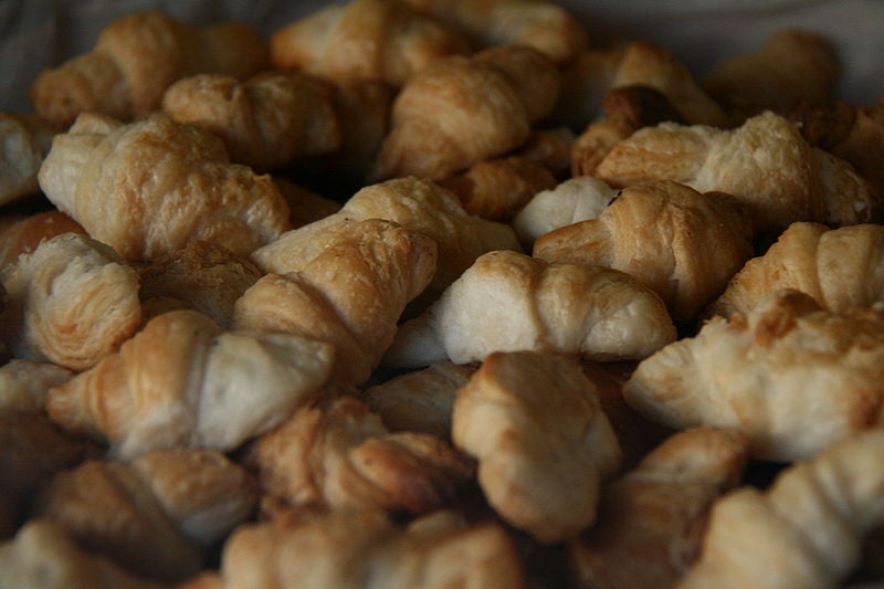 croissant-madrid CC-BY-3.0 by Tamorlan croissant-madrid CC-BY-3.0 by Tamorlan
