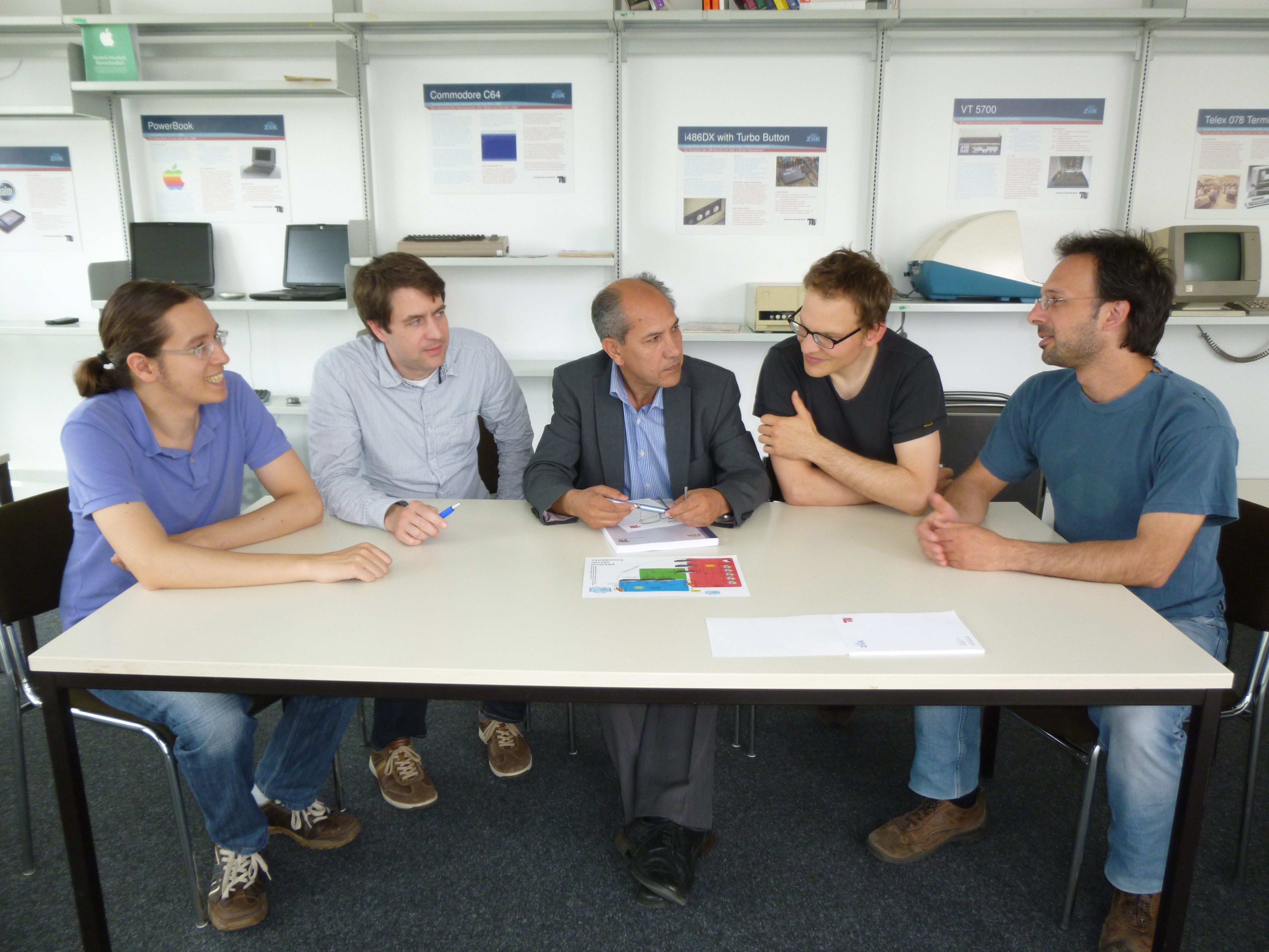 Dr. Nazir Peroz (Head of the ZiiK) with his planning team for the IT center in Kandahar (ITCQ) Dr. Nazir Peroz (Head of the ZiiK) with his planning team for the IT center in Kandahar (ITCQ)