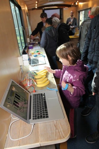 Playing piano with bananas, using Makey Makey and Scratch. Playing piano with bananas, using Makey Makey and Scratch.