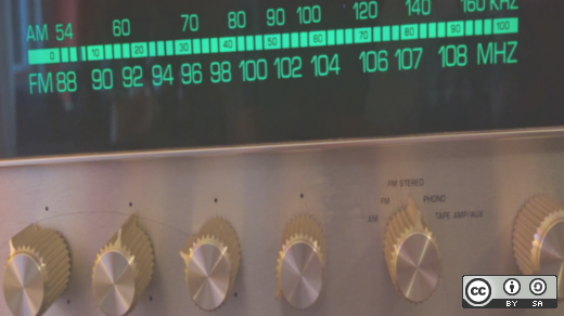 4 open music players compared: VLC, QMMP, Clementine, and Amarok