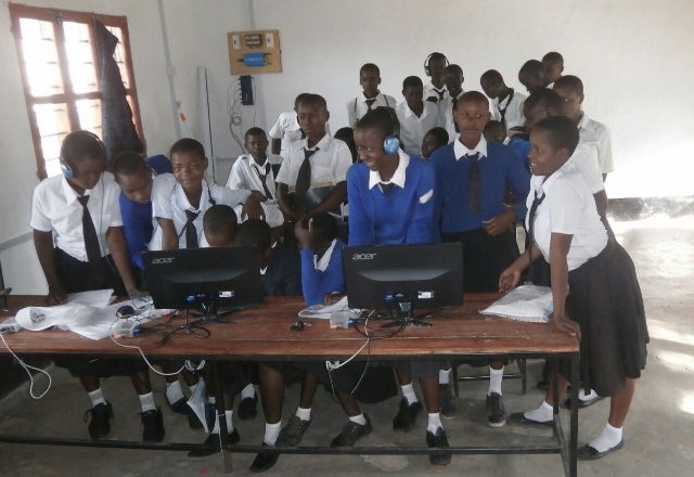 Photo by Karmeli Mayko, CC BY-SA 4.0 International